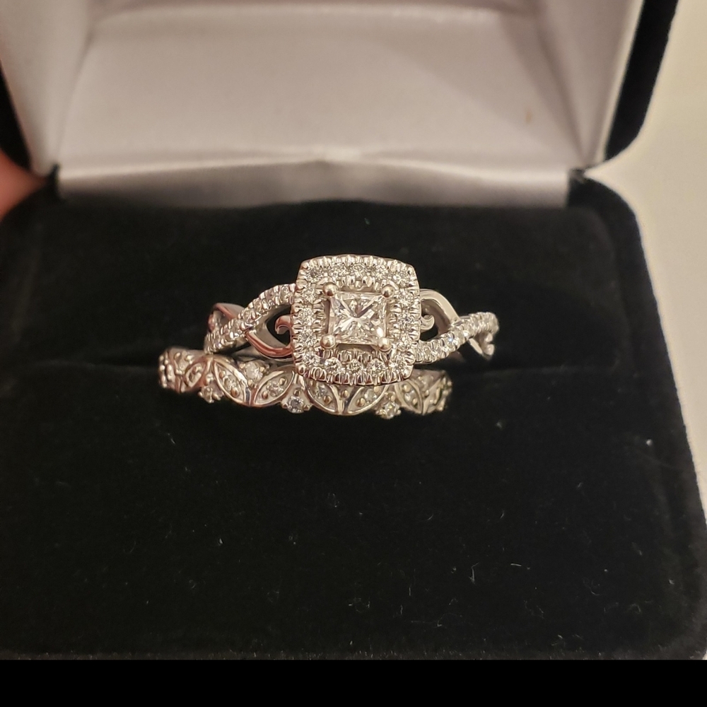 Zales Dazzling 10k gold diamond engagement ring and wedding band set - Picture 3 of 12